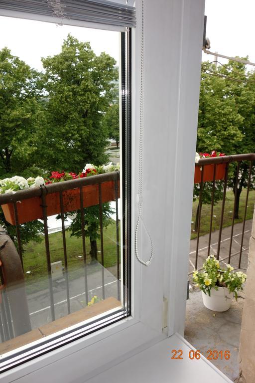 Riga Old Town River View With Balcony Exterior photo