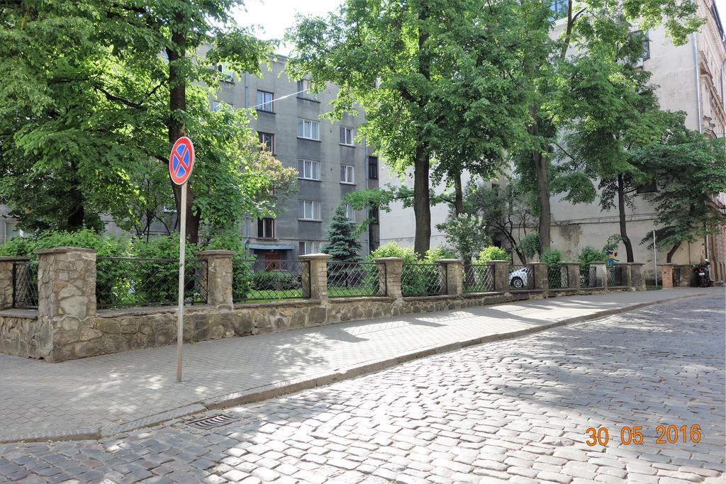 Riga Old Town River View With Balcony Exterior photo
