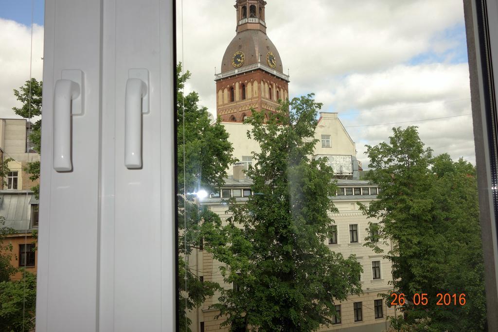 Riga Old Town River View With Balcony Exterior photo